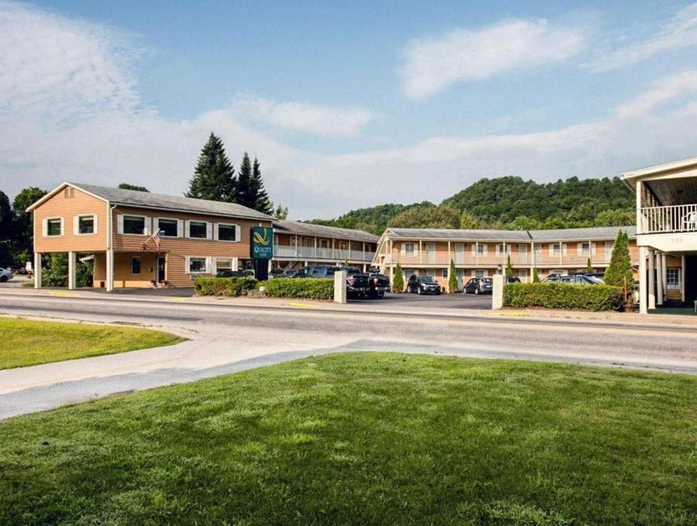 Quality Inn Barre-Montpelier Exterior foto